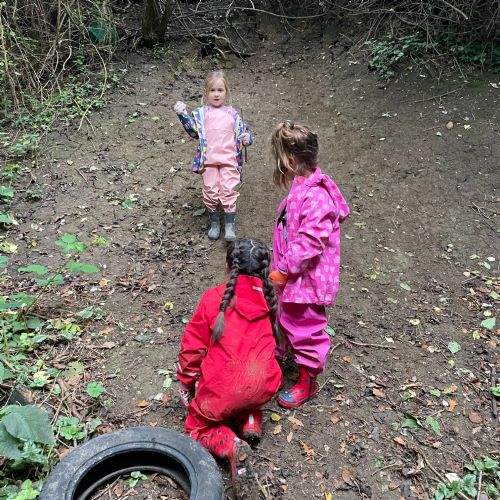 Skylarks at Forest School